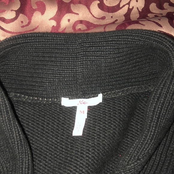 Sweater - Picture 4 of 8